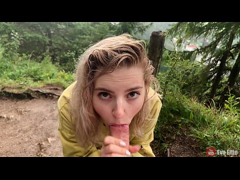 ❤️ Girl swallows cum sawise bukkake umum - Eva Elfi Video seks ing kita